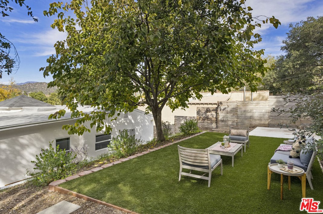 1166 Oak Grove Dr, Los Angeles CA  90041-2418 exterior