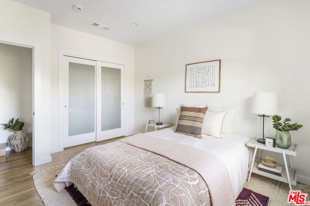1166 Oak Grove Dr, Los Angeles CA  90041-2418 exterior