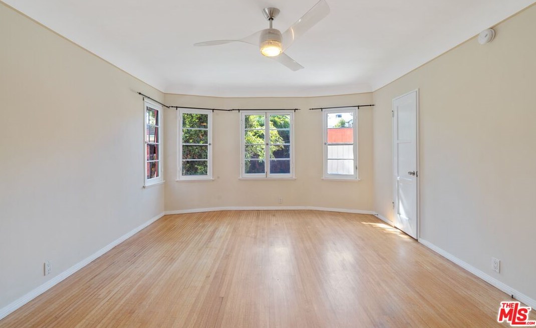7932 Blackburn Ave, Los Angeles CA  90048-4418 exterior