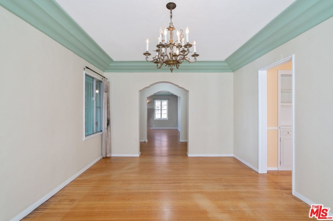 7932 Blackburn Ave, Los Angeles CA  90048-4418 exterior