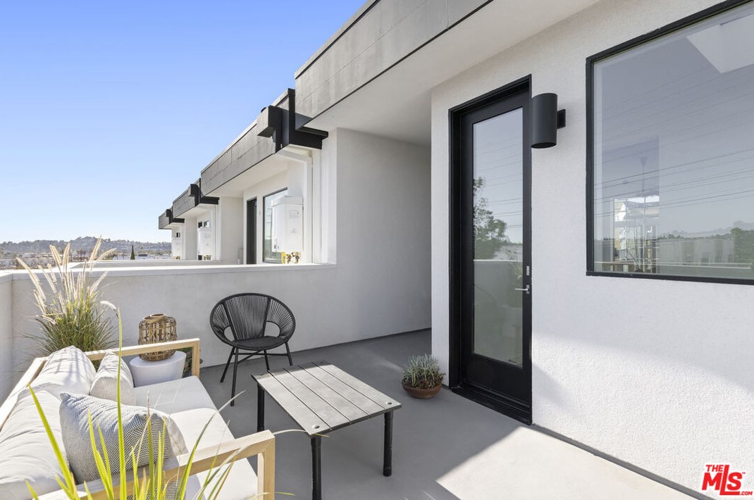 3409 Fletcher Dr, Los Angeles CA  90065-2955 exterior