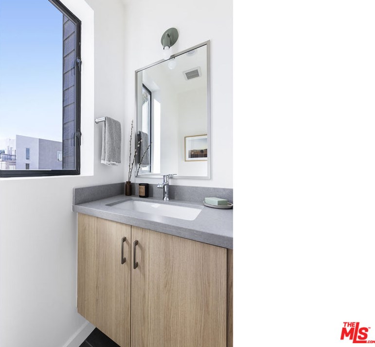 3409 Fletcher Dr, Los Angeles CA  90065-2955 exterior