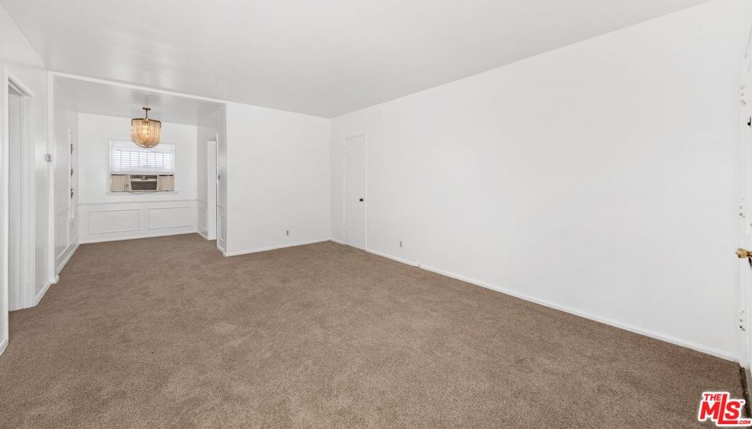 1311 Highland Ave, Los Angeles CA  90019-2969 exterior