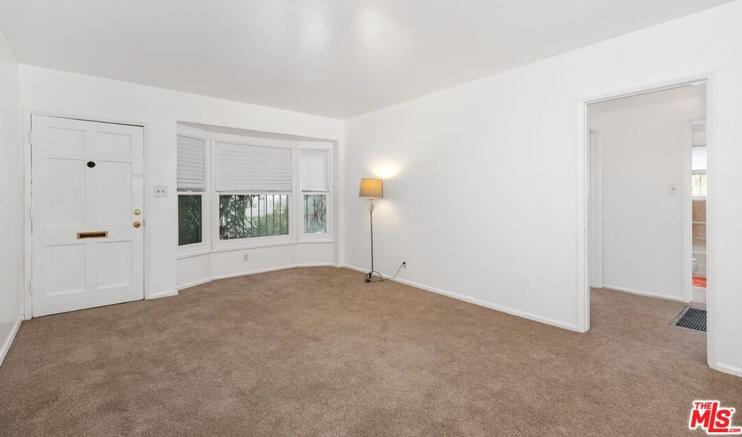 1311 Highland Ave, Los Angeles CA  90019-2969 exterior