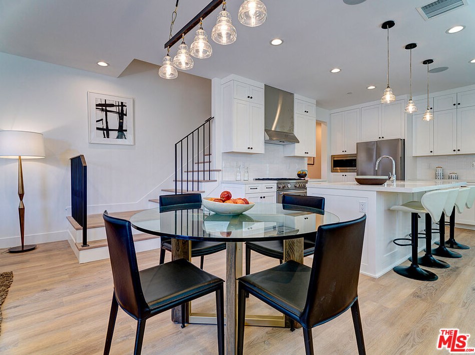 1903 Marvin Ave, Los Angeles CA  90016-1122 exterior