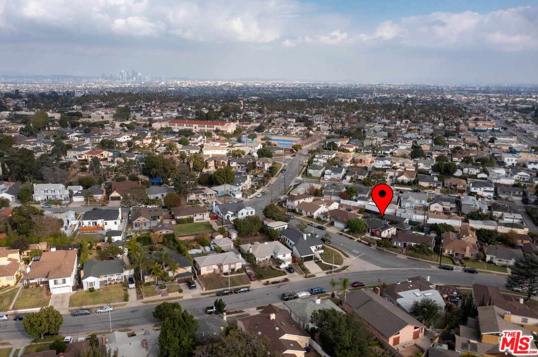 4068 57th St, Los Angeles CA  90043-2242 exterior