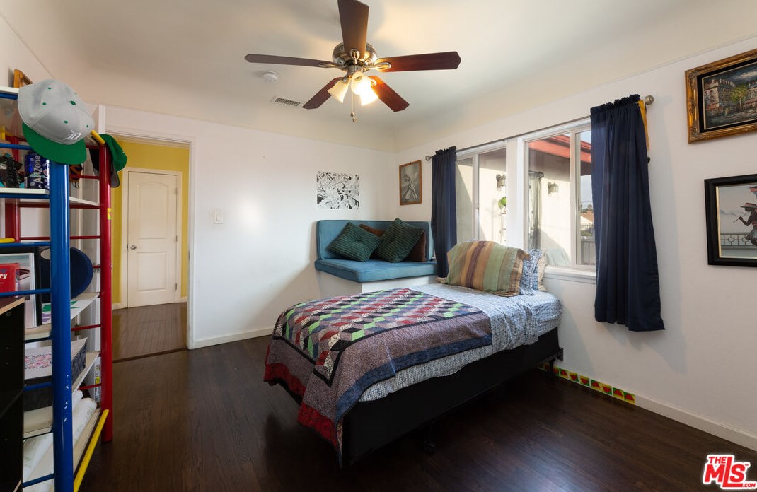 4068 57th St, Los Angeles CA  90043-2242 exterior