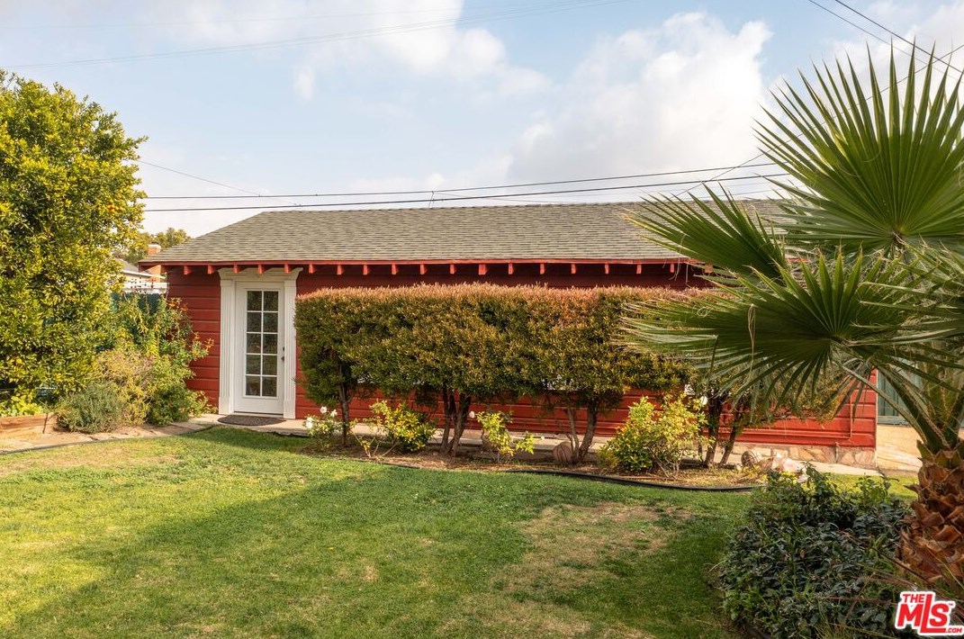 4068 57th St, Los Angeles CA  90043-2242 exterior
