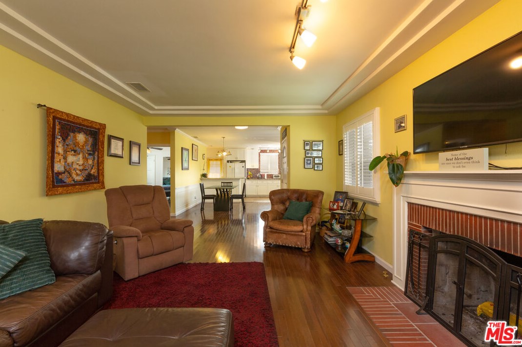 4068 57th St, Los Angeles CA  90043-2242 exterior
