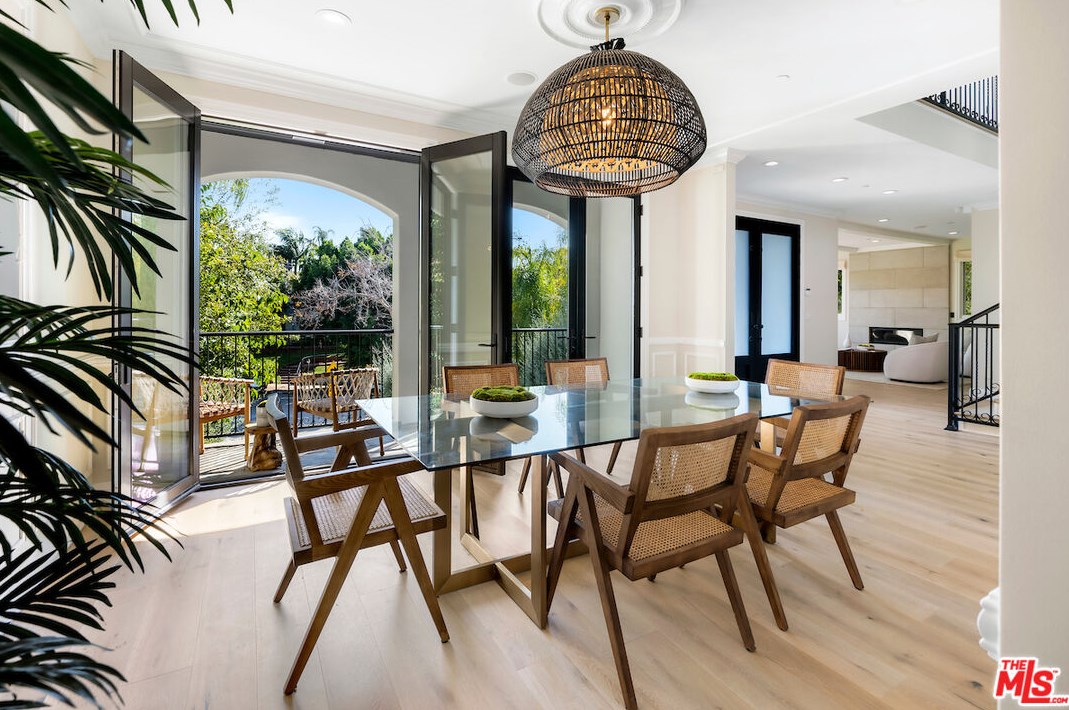 10259 Monte Mar Dr, Los Angeles CA  90064-3426 exterior