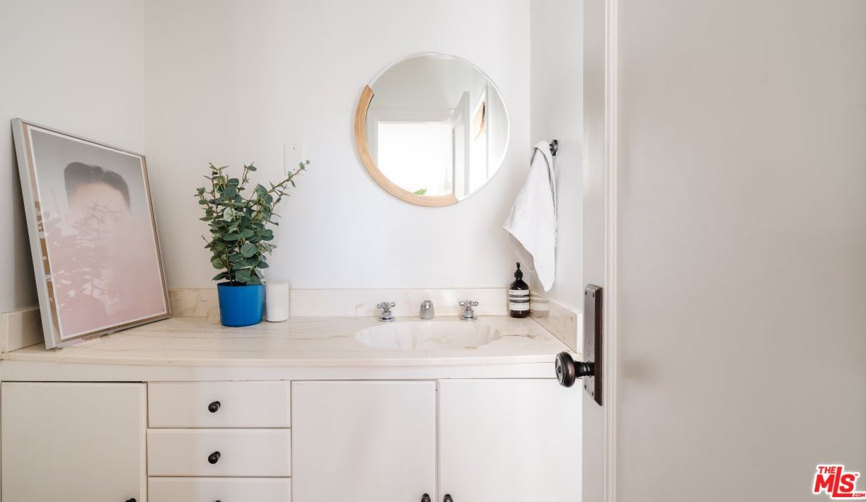 6303 Bryn Mawr Dr, Los Angeles CA  90068-2808 exterior