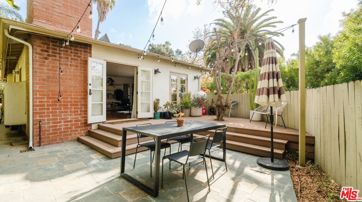 6303 Bryn Mawr Dr, Los Angeles CA  90068-2808 exterior