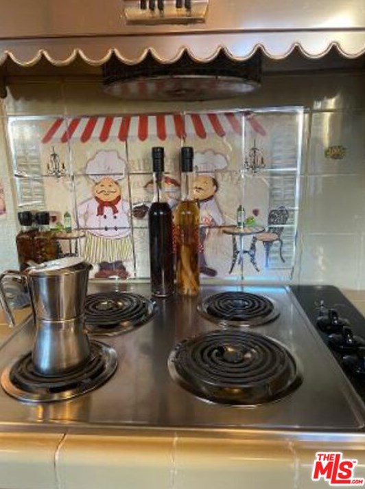 11300 Hannum Ave, Los Angeles CA  90230-6158 exterior