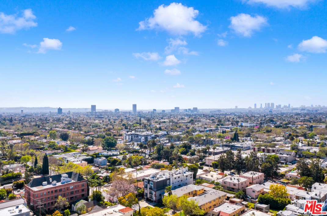 815 Las Palmas Ave, Los Angeles CA  90038-3550 exterior