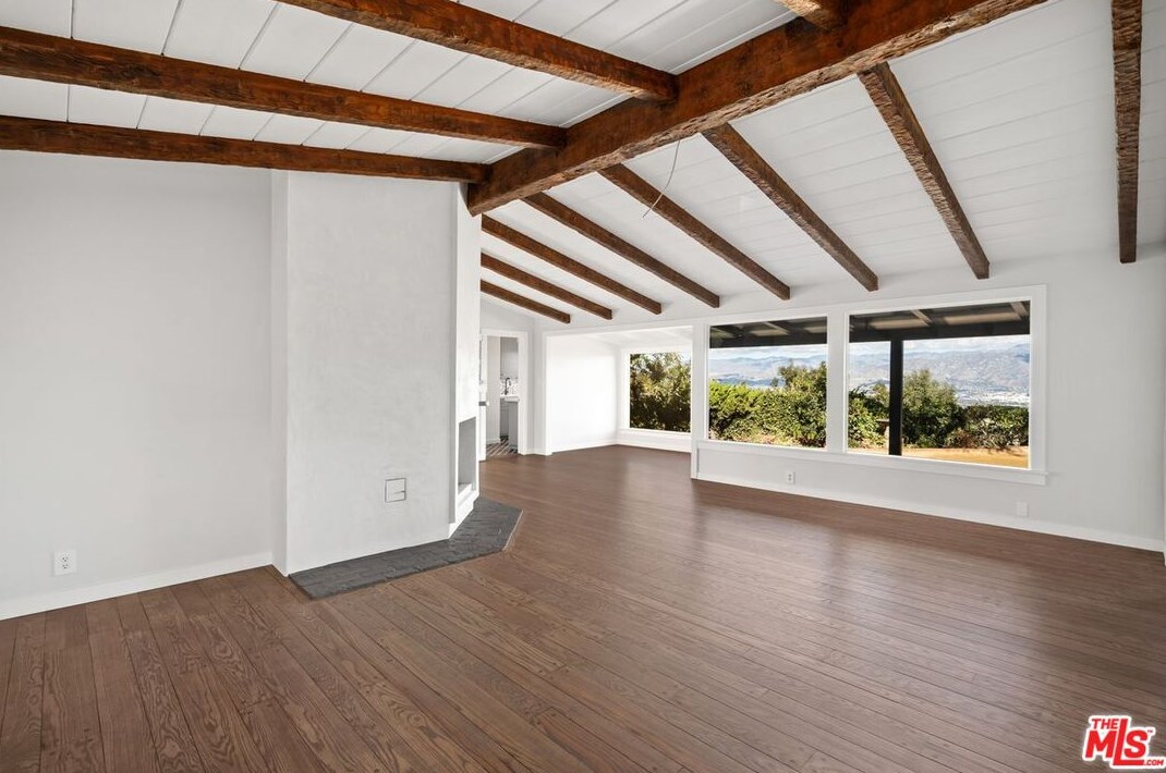 7393 Pyramid Pl, Los Angeles CA  90046-1312 exterior
