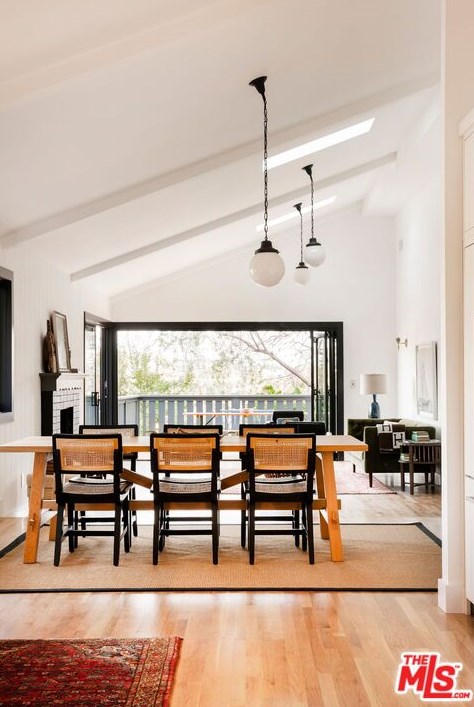 4413 Sunnycrest Dr, Los Angeles CA  90065-4822 exterior
