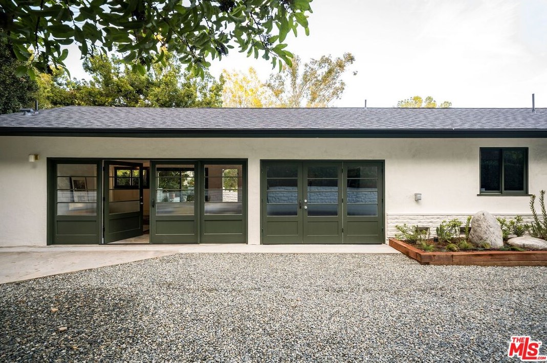 4413 Sunnycrest Dr, Los Angeles CA  90065-4822 exterior
