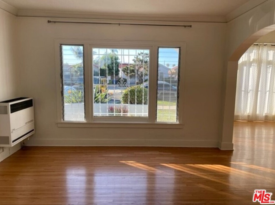 3032 Victoria Ave, Los Angeles CA  90016-4220 exterior