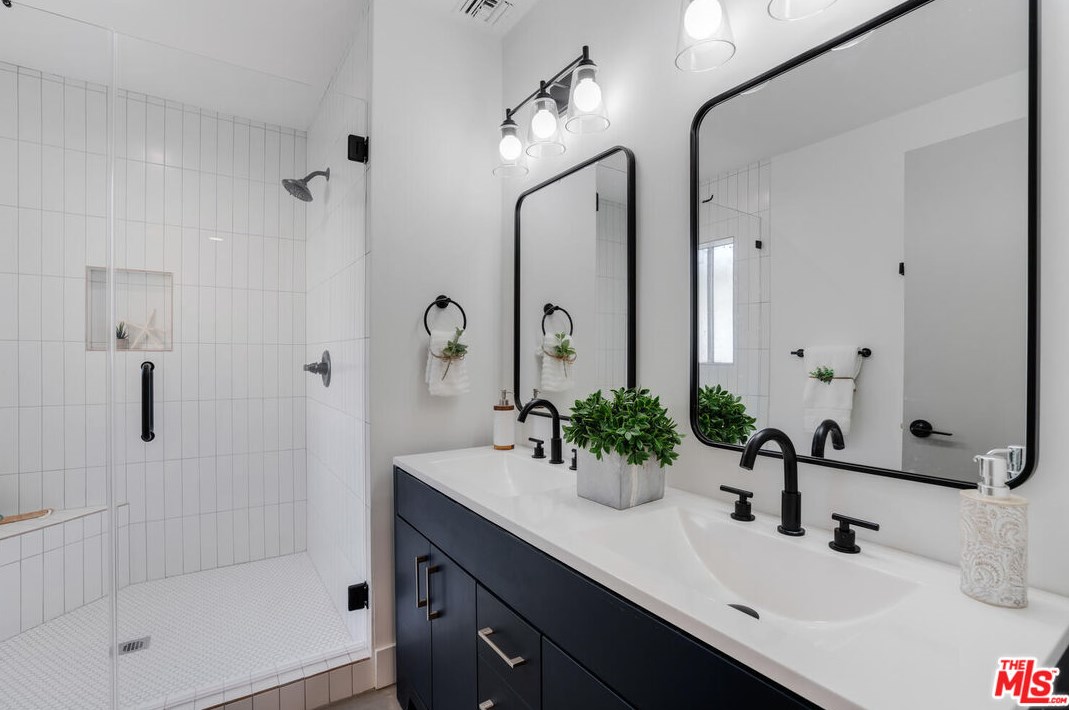 11427 Segrell Way, Los Angeles CA  90230-5357 exterior