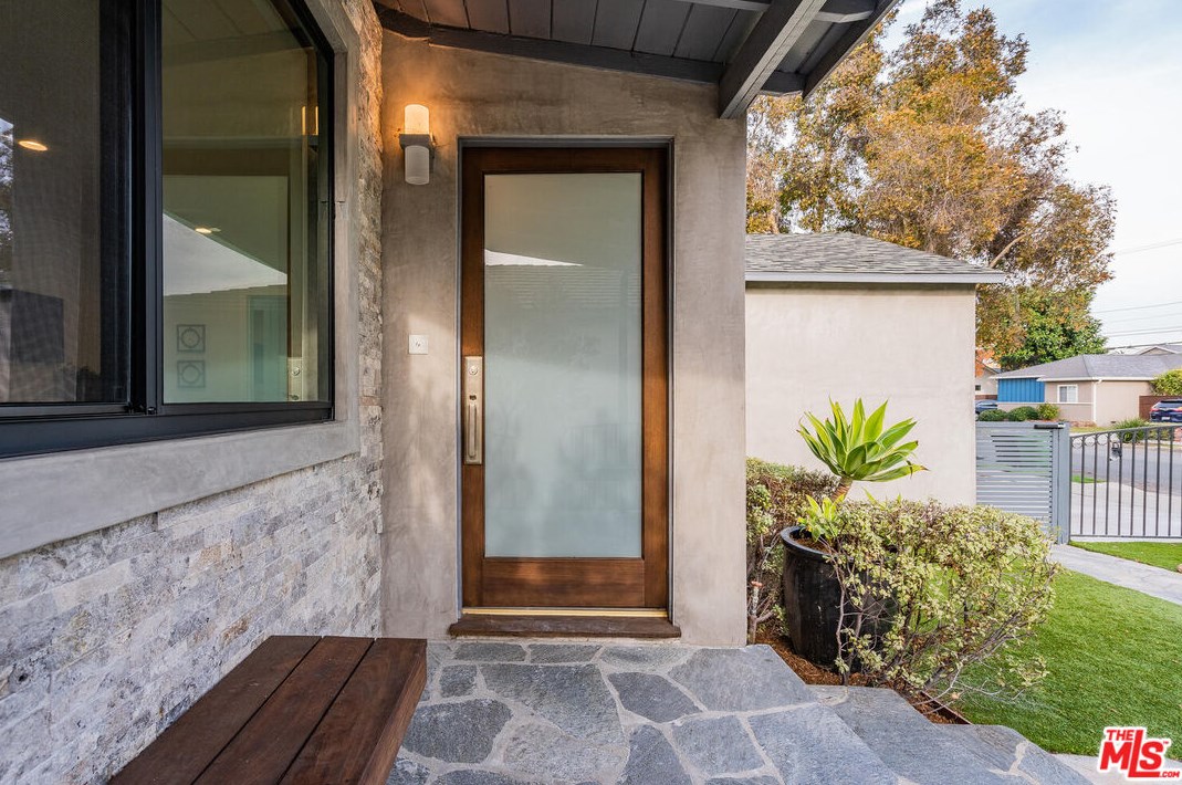 11427 Segrell Way, Los Angeles CA  90230-5357 exterior