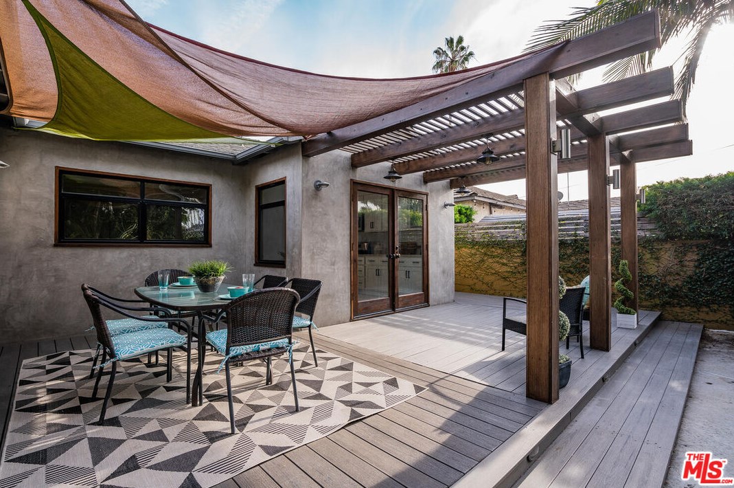 11427 Segrell Way, Los Angeles CA  90230-5357 exterior