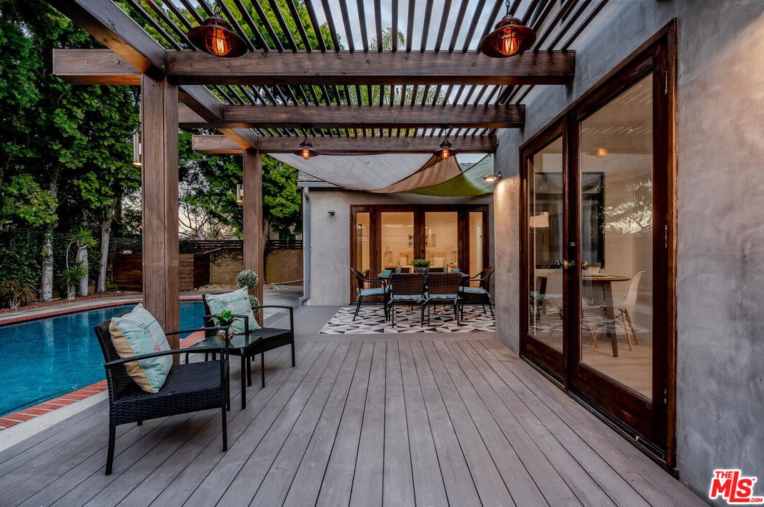 11427 Segrell Way, Los Angeles CA  90230-5357 exterior
