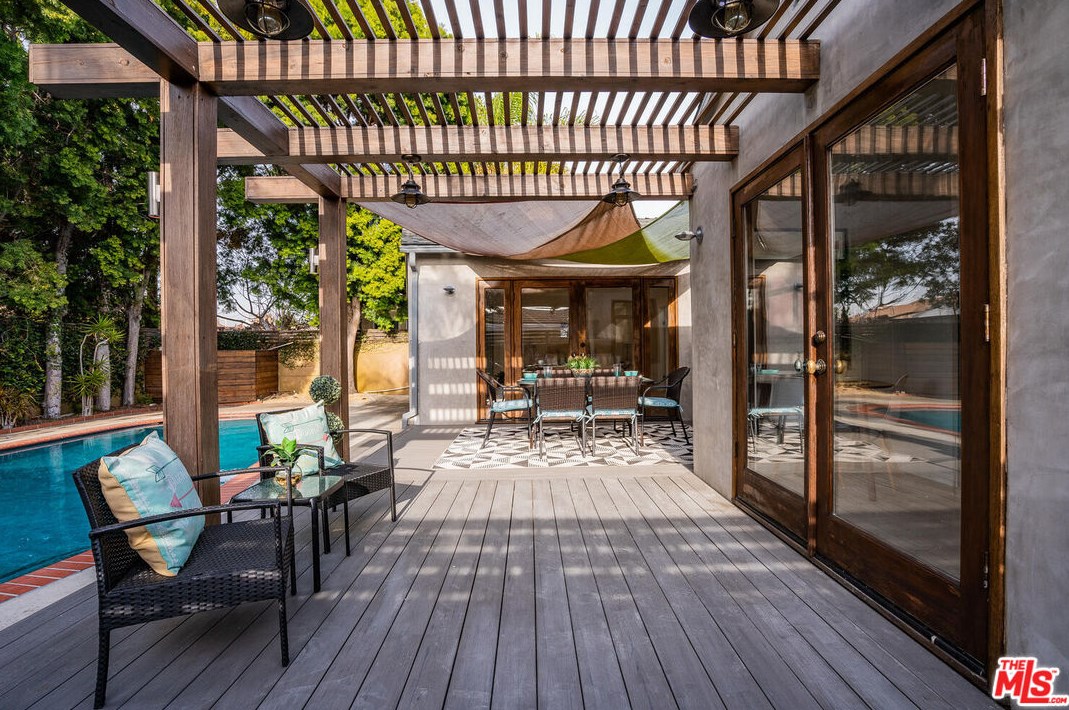 11427 Segrell Way, Los Angeles CA  90230-5357 exterior