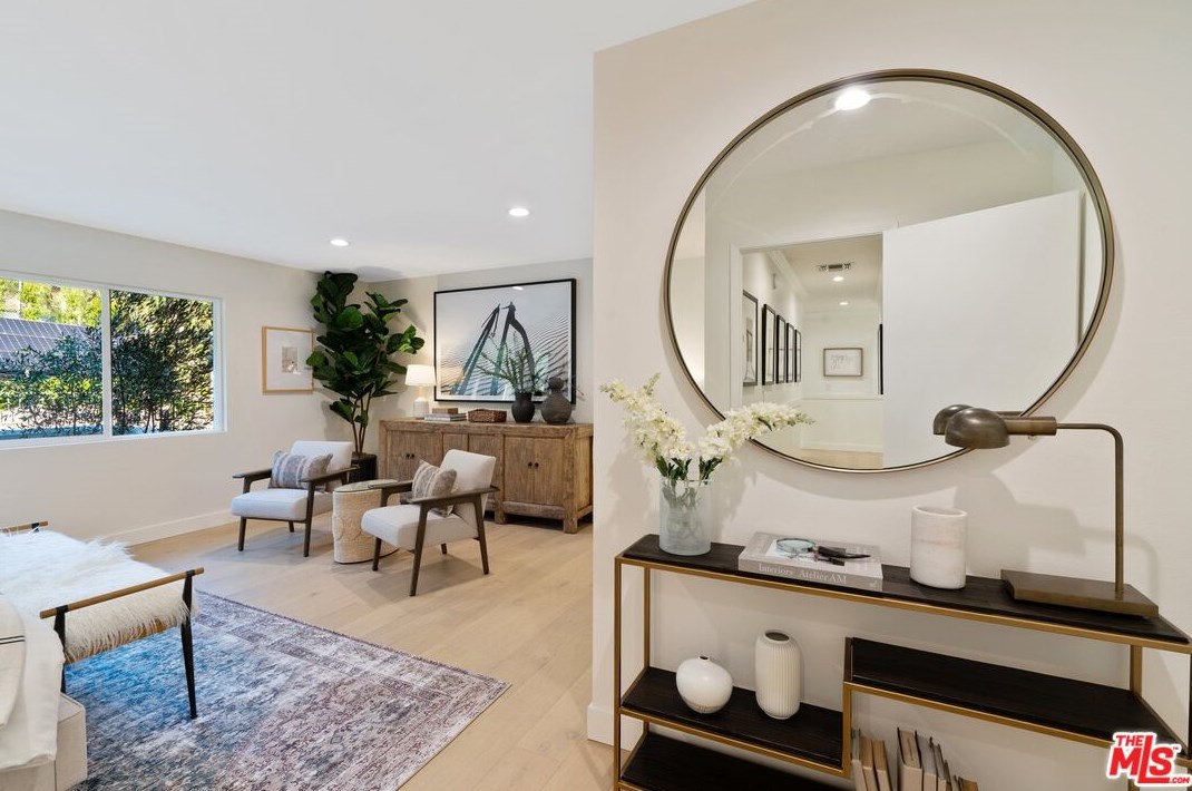 27041 Esward Dr, Calabasas CA  91301-2322 exterior