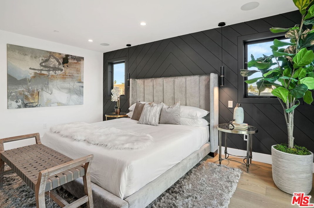 12836 Gilmore Ave, Los Angeles CA  90066-6406 exterior