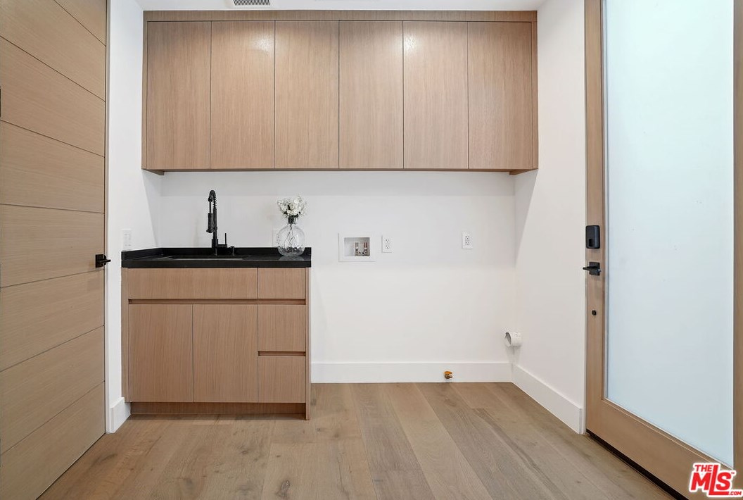 12836 Gilmore Ave, Los Angeles CA  90066-6406 exterior