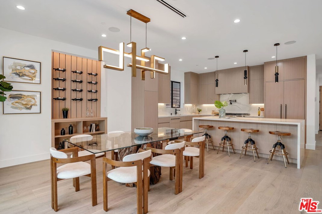 12836 Gilmore Ave, Los Angeles CA  90066-6406 exterior