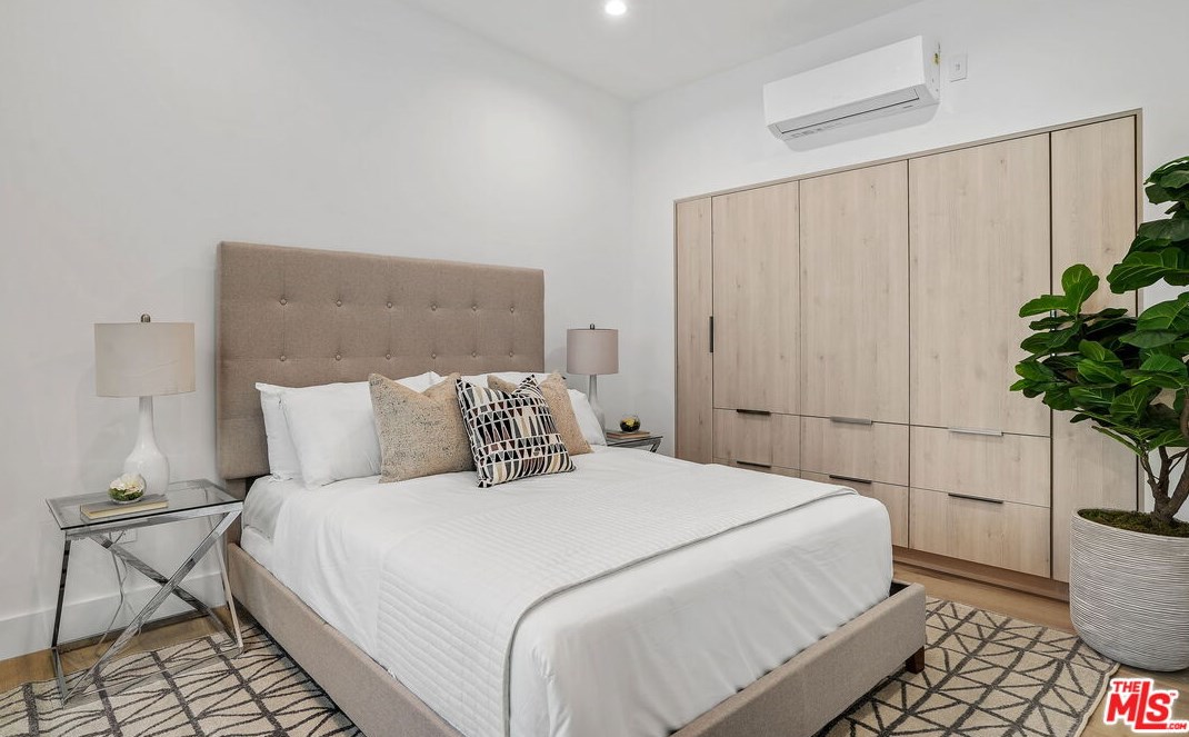 12836 Gilmore Ave, Los Angeles CA  90066-6406 exterior