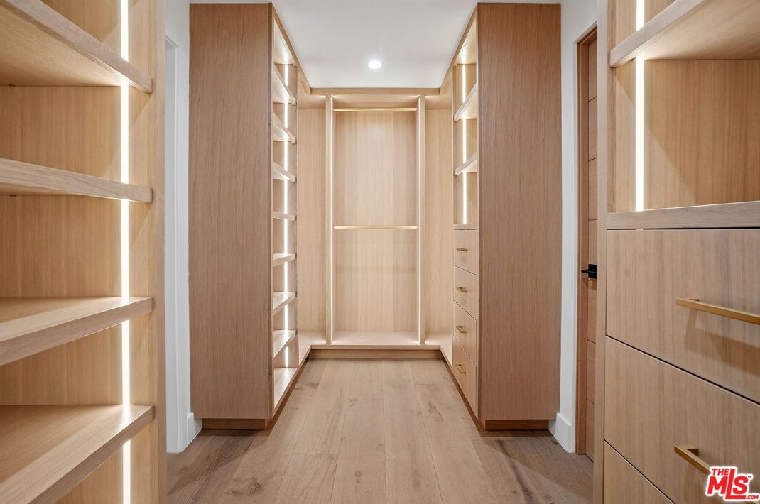 12836 Gilmore Ave, Los Angeles CA  90066-6406 exterior