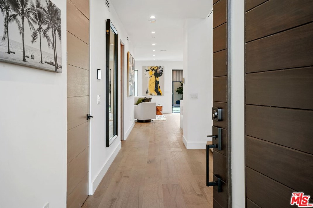 12836 Gilmore Ave, Los Angeles CA  90066-6406 exterior