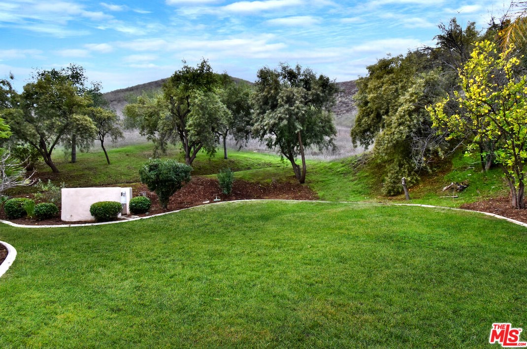 5558 Spring Hill Ct, Thousand Oaks CA  91362-5429 exterior