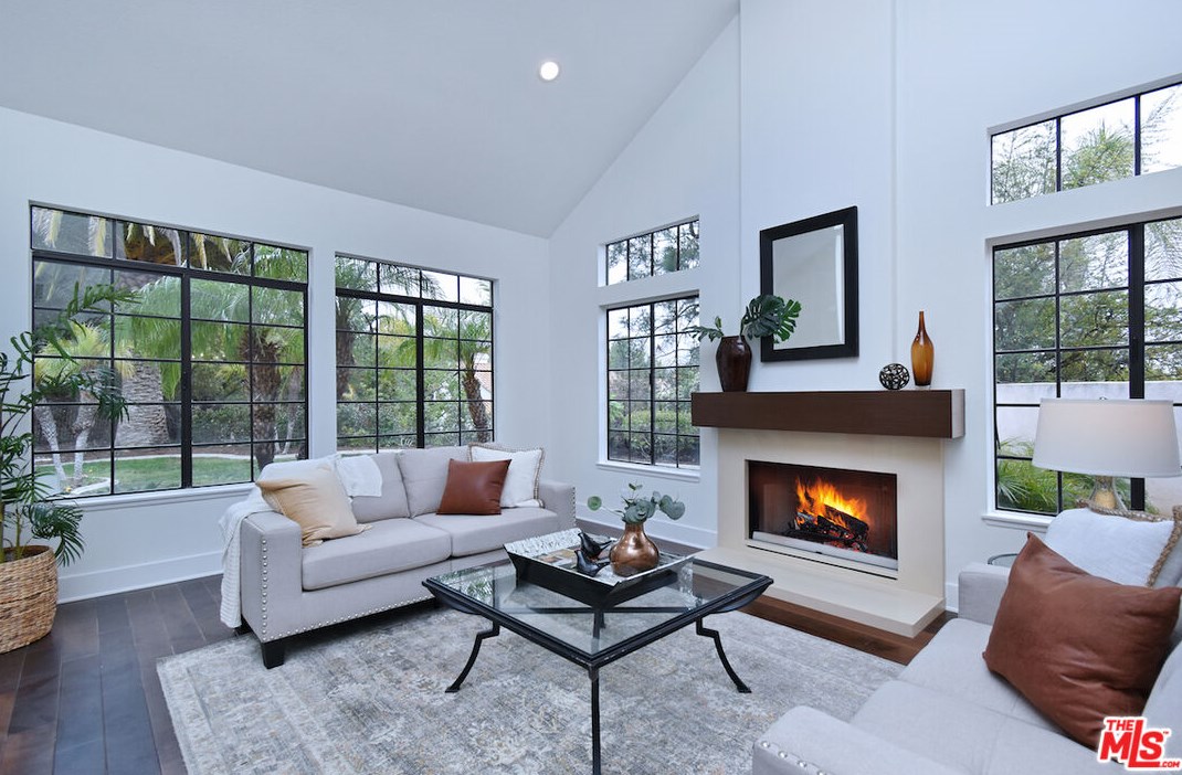 5558 Spring Hill Ct, Thousand Oaks CA  91362-5429 exterior