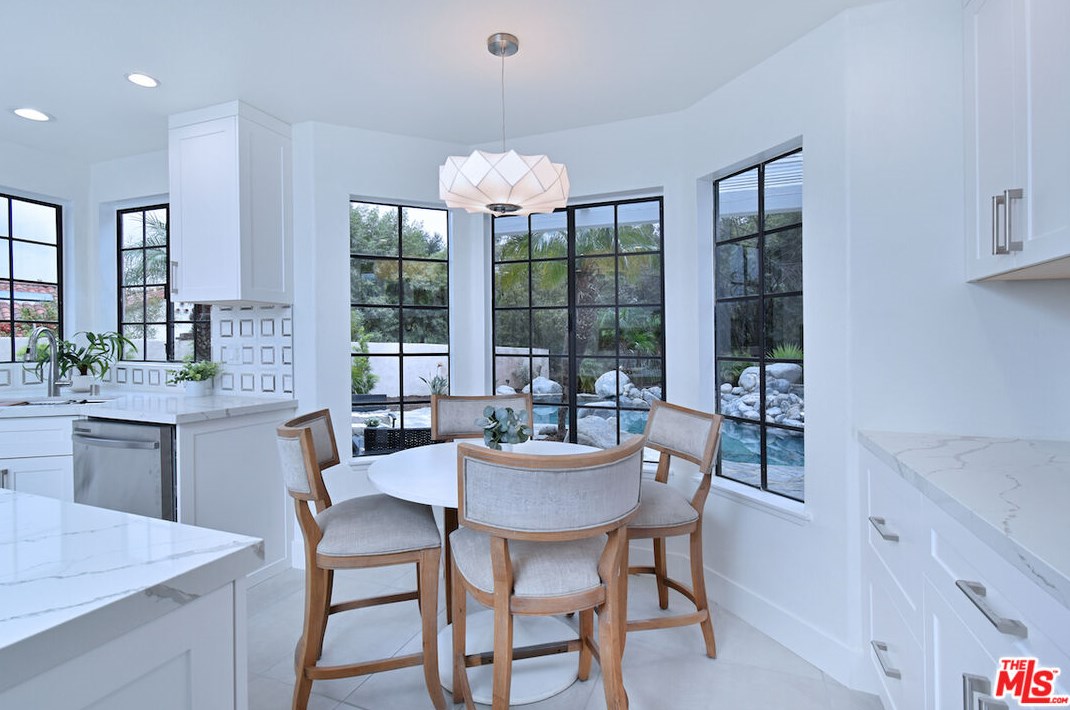 5558 Spring Hill Ct, Thousand Oaks CA  91362-5429 exterior