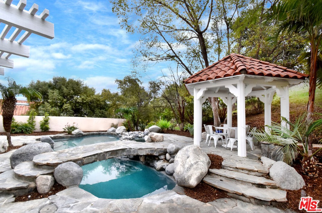 5558 Spring Hill Ct, Thousand Oaks CA  91362-5429 exterior