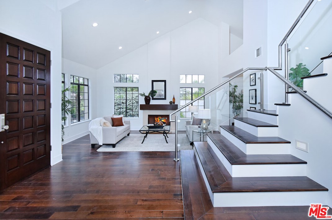 5558 Spring Hill Ct, Thousand Oaks CA  91362-5429 exterior