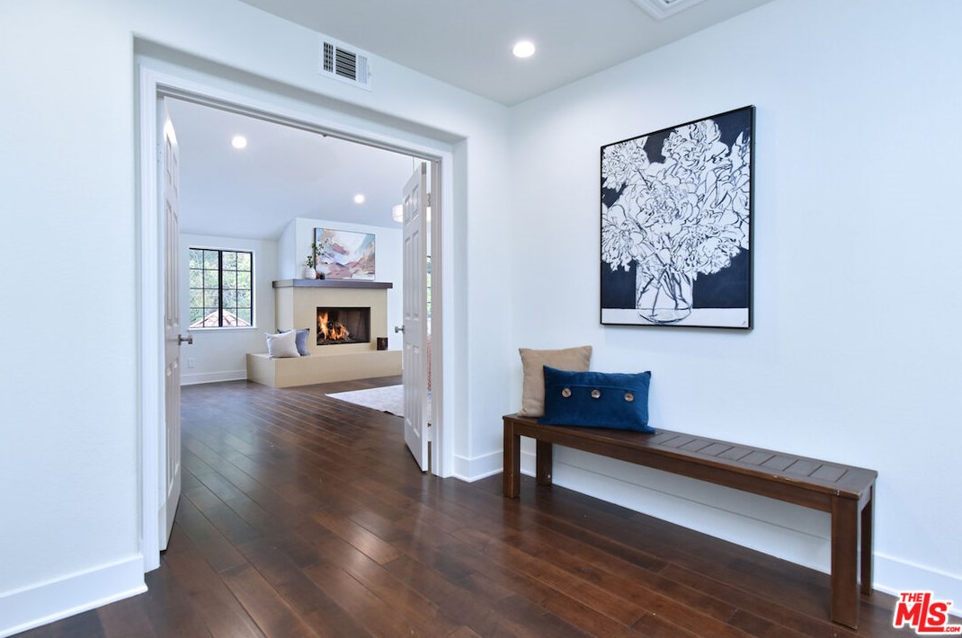 5558 Spring Hill Ct, Thousand Oaks CA  91362-5429 exterior