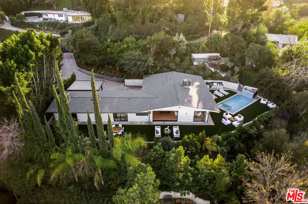 3423 Ione Dr, Los Angeles CA  90068-1307 exterior