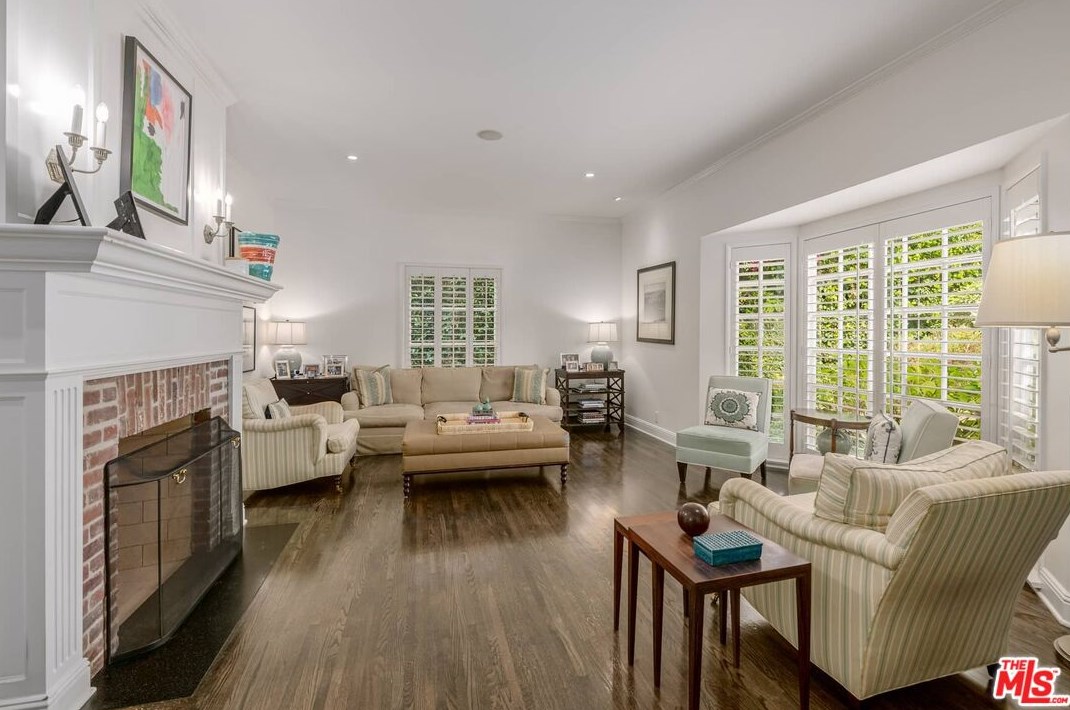 251 Thurston Ave, Los Angeles CA  90049-3123 exterior