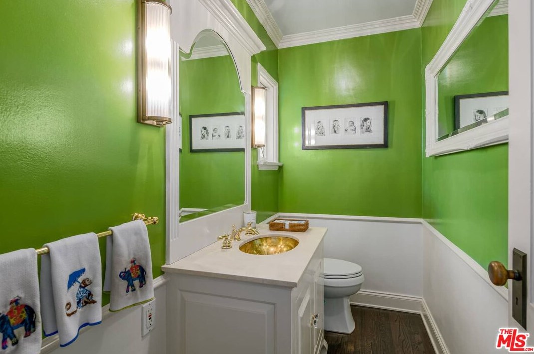 251 Thurston Ave, Los Angeles CA  90049-3123 exterior