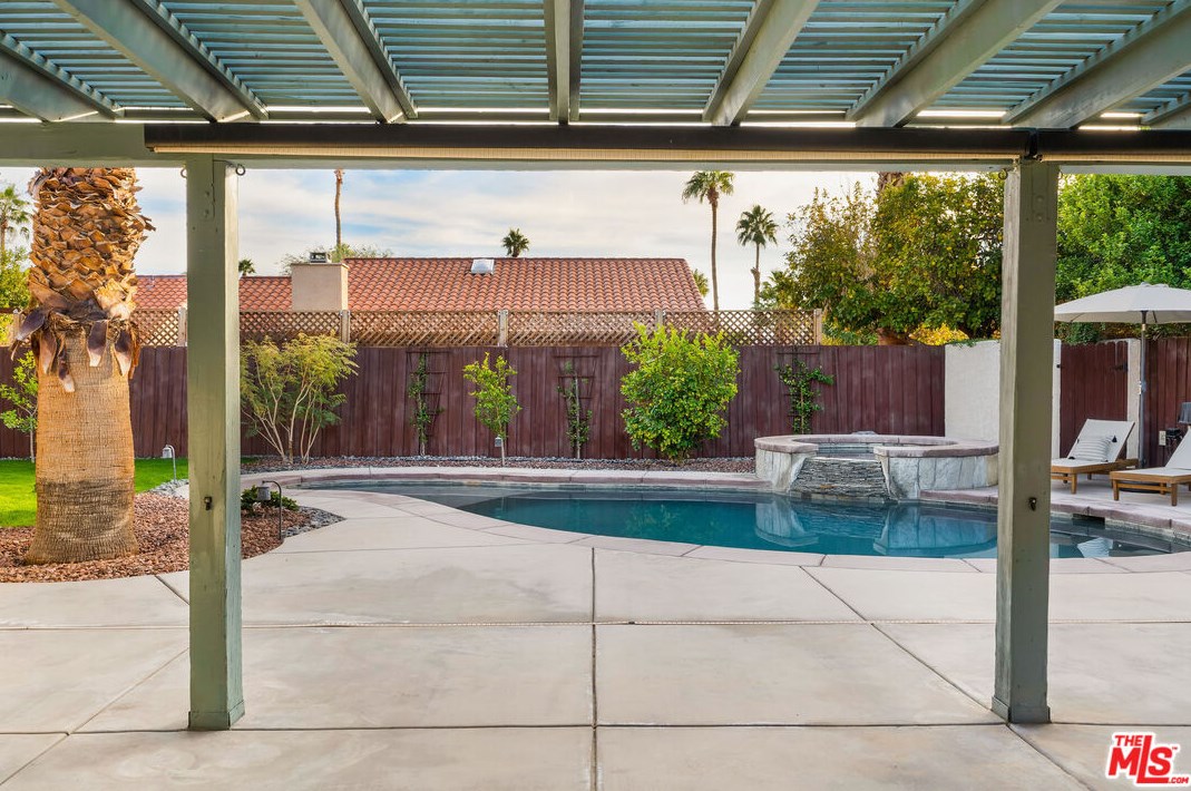 68675 Jarana Rd, Cathedral City CA  92234-3756 exterior