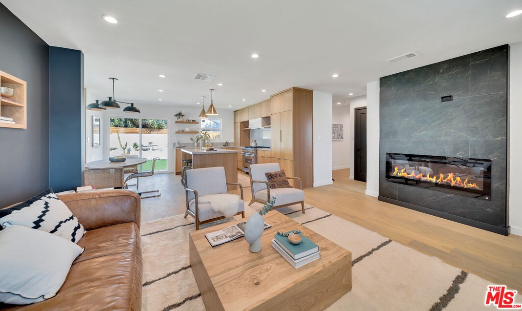 8806 Bleriot Ave, Los Angeles CA  90045-4108 exterior