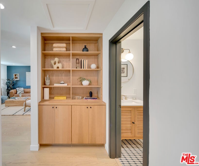 8806 Bleriot Ave, Los Angeles CA  90045-4108 exterior