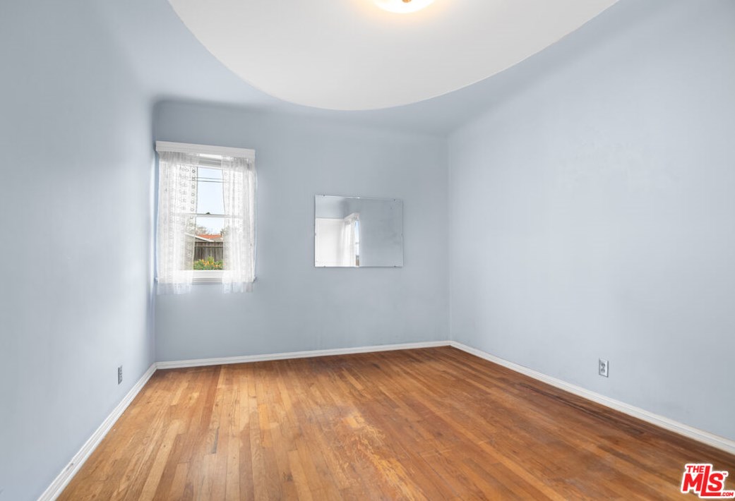 7917 Glider Ave, Los Angeles CA  90045-3049 exterior