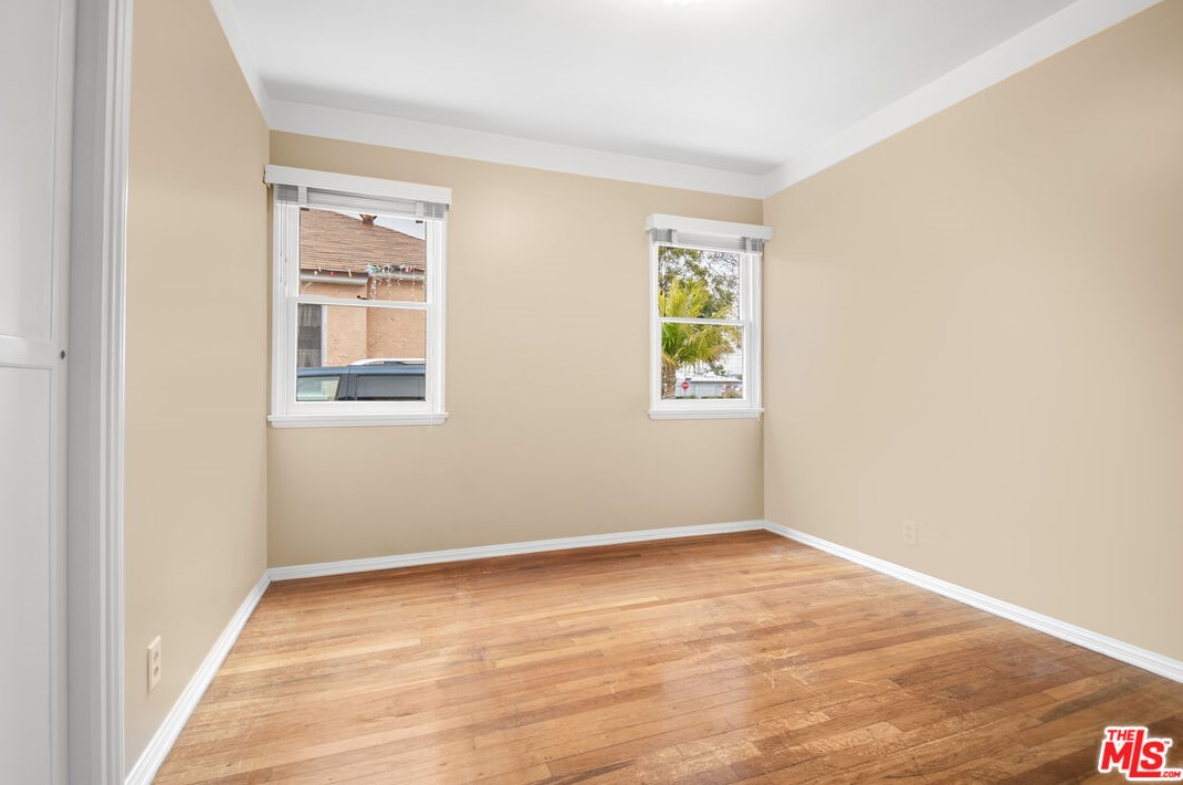 7917 Glider Ave, Los Angeles CA  90045-3049 exterior