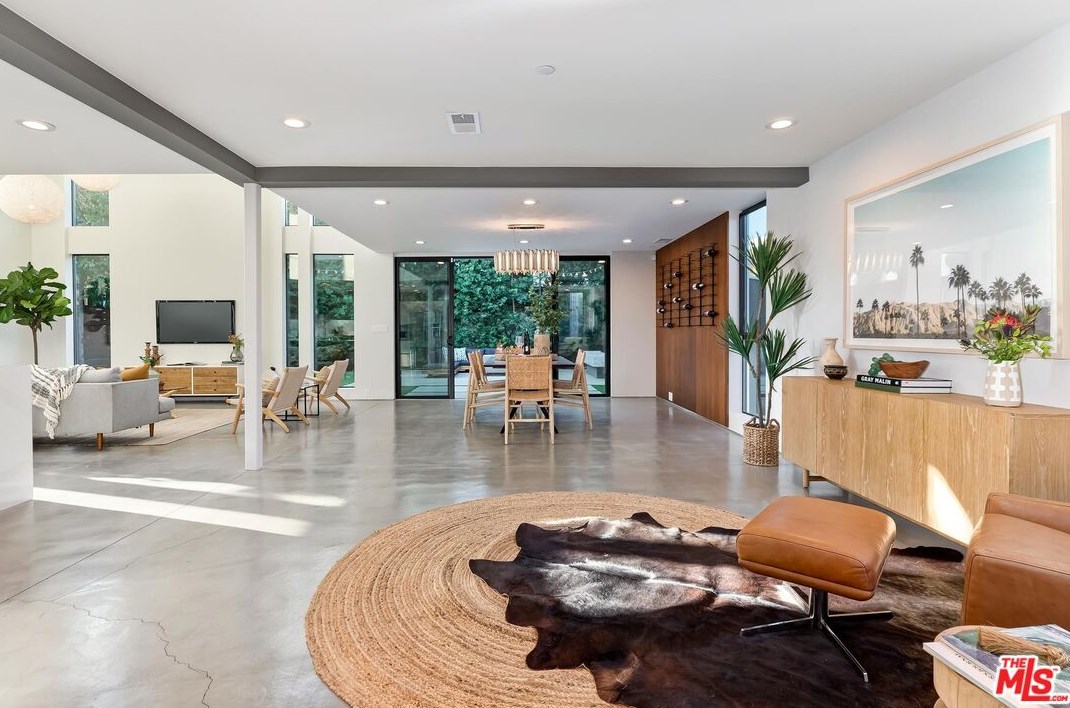 8899 Hubbard St, Los Angeles CA  90232-2401 exterior