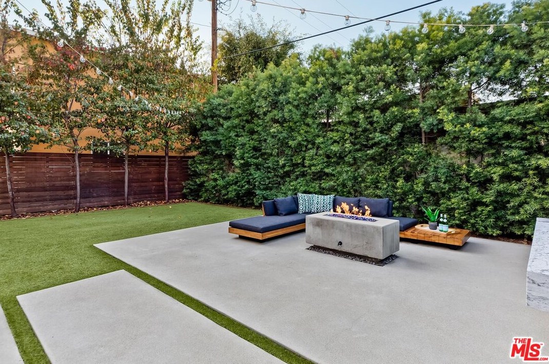 8899 Hubbard St, Los Angeles CA  90232-2401 exterior